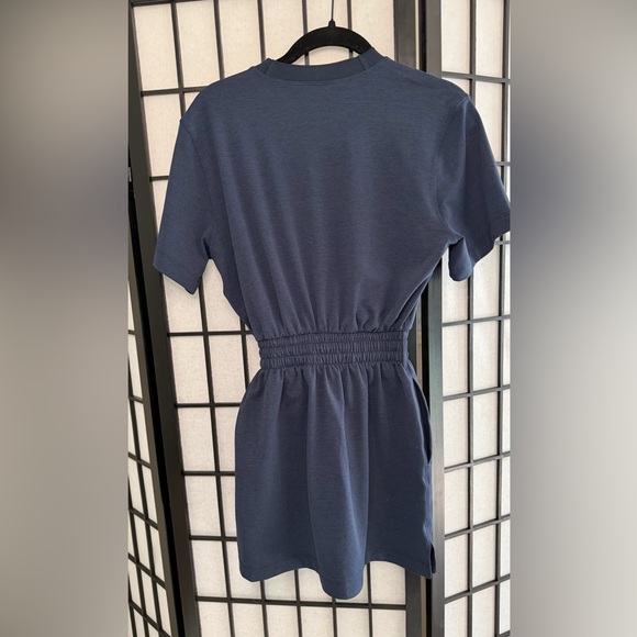 Lululemon Smocked-Waist Navy Blue T-shirt Dress Size 2 - Picture 7 of 7